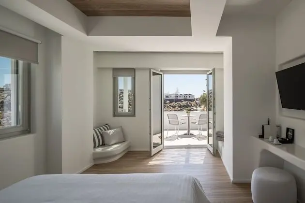 Junior Tek Büyük Yataklı Oda, 1 En Büyük (King) Boy Yatak, Teras, Deniz Manzaralı