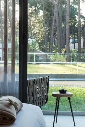 Tek Büyük veya İki Ayrı Yataklı Oda, Havuz Manzaralı