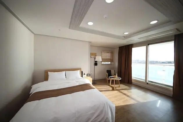 Deluxe Tek Büyük Yataklı Oda, Deniz Manzaralı
