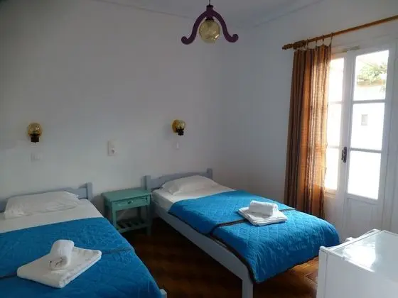 Stüdyo, Havuz Manzaralı