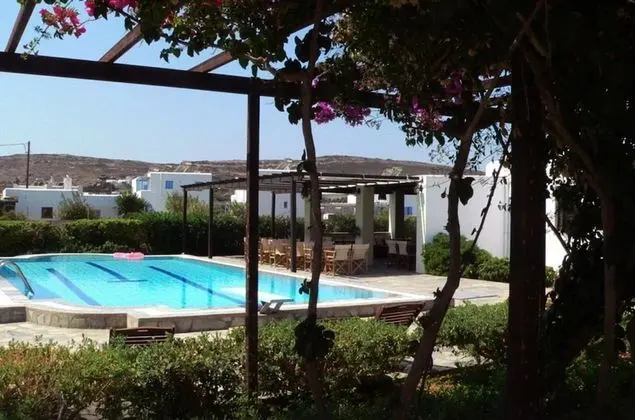 Stüdyo, Havuz Manzaralı