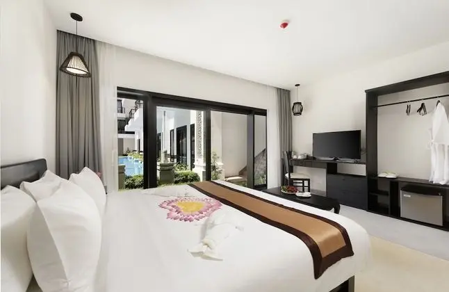 Landmark Room