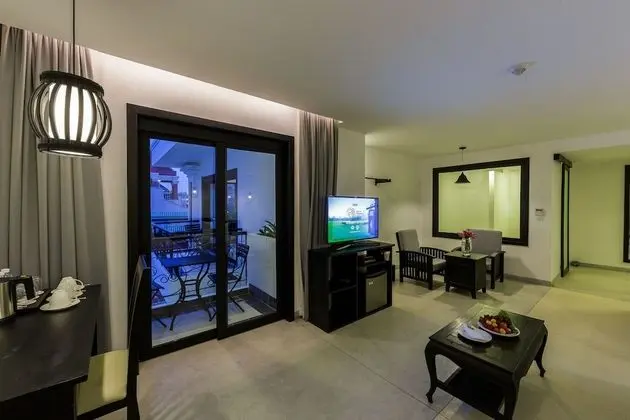 Landmark Room