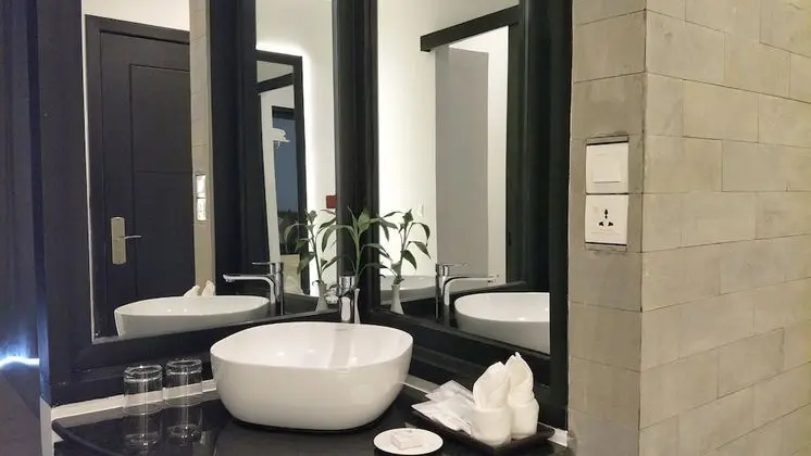 Landmark Room