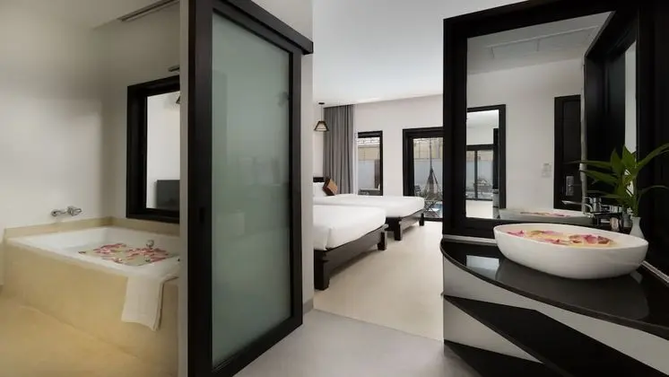 Landmark Room