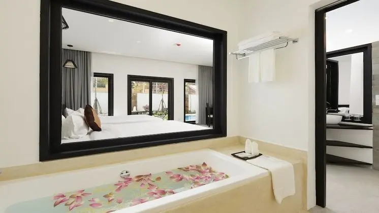 Landmark Room