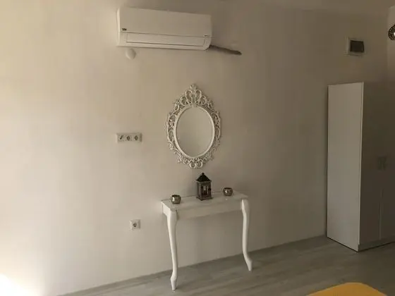 Standart Oda, Havuz veya Bahçe Manzaralı, Balkonlu