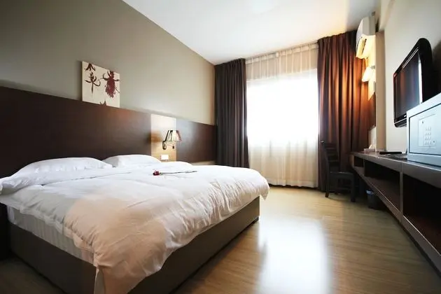 Premier Deluxe Room (King)