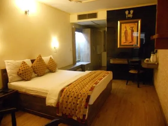 Luxury Tek Büyük Yataklı Oda