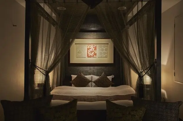Deluxe Oda (Sofa and Bed or Low Bed)