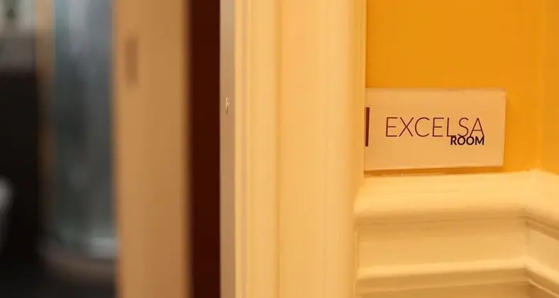 Deluxe Tek Büyük Yataklı Oda, Balkon (Excelsa)