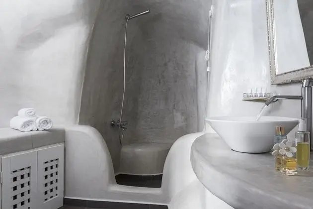 Tek Büyük Yataklı Oda (Cave)