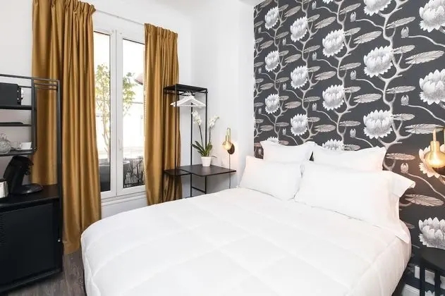 Tek Büyük Yataklı Oda (Petite Chambre Double, Vue sur la Rue)