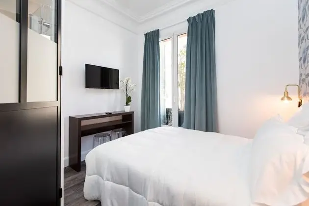 Tek Büyük Yataklı Oda (Petite Chambre Double, Vue sur la Rue)