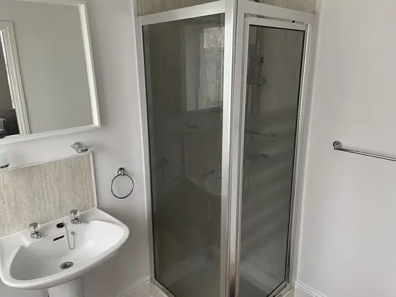 Tek Büyük veya İki Ayrı Yataklı Oda, Banyolu/Duşlu