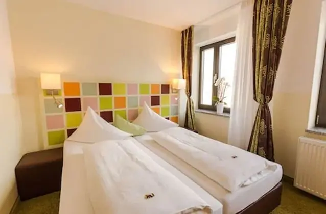 Economy Tek Büyük Yataklı Oda