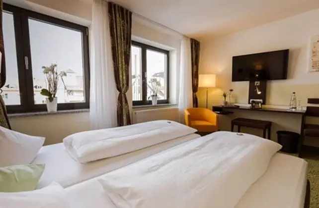 Standard Tek Büyük Yataklı Oda