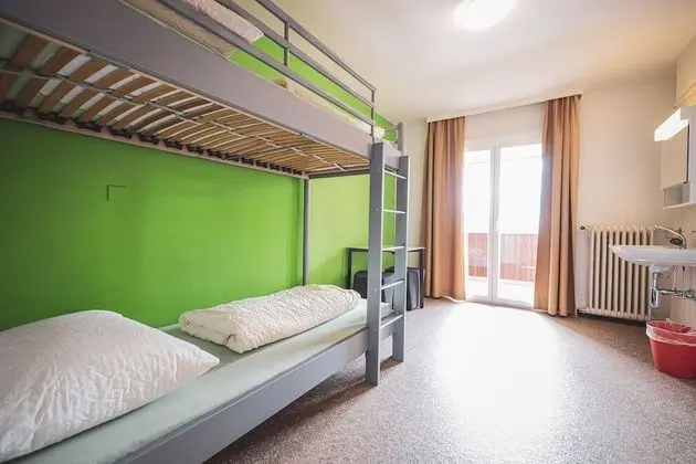 Basic İki Ayrı Yataklı Oda, Ortak Banyo