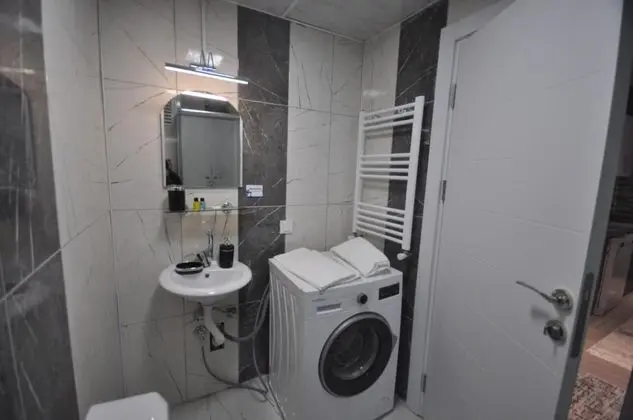 1+1 Oda, Bahçe Manzaralı, Balkonsuz