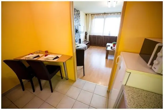 Deluxe Apart Daire, Sigara İçilmez