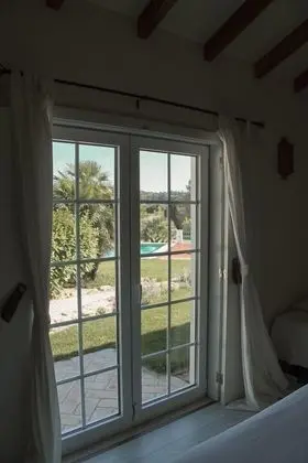 Deluxe Tek Büyük Yataklı Oda, Havuz Manzaralı