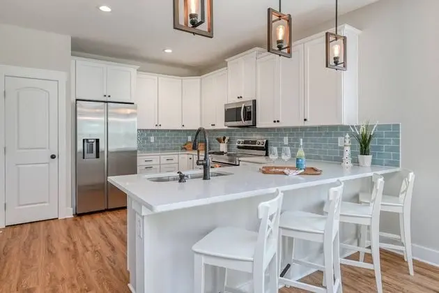 Ev (Array of Sunshine Beach House)