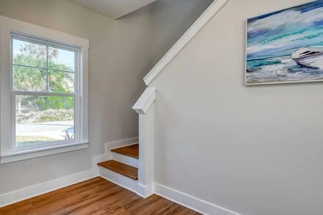 Ev (Array of Sunshine Beach House)