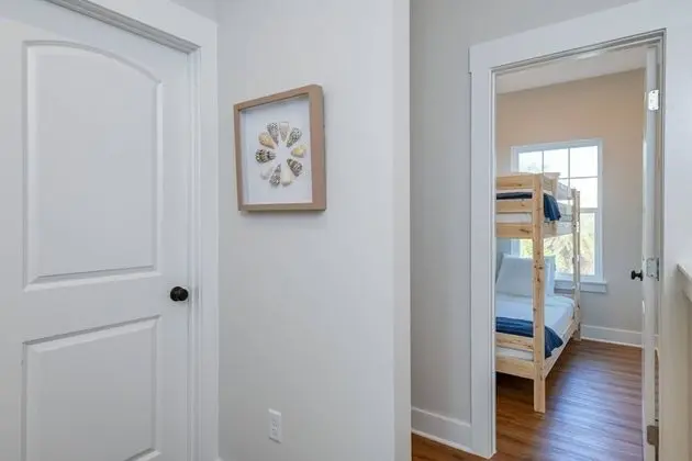 Ev (Array of Sunshine Beach House)