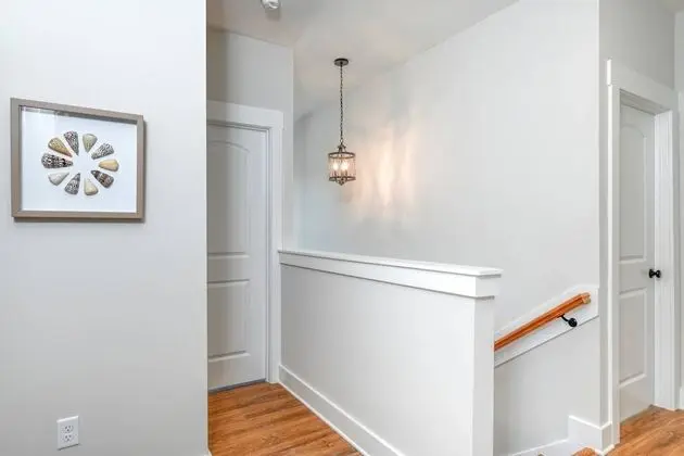 Ev (Array of Sunshine Beach House)