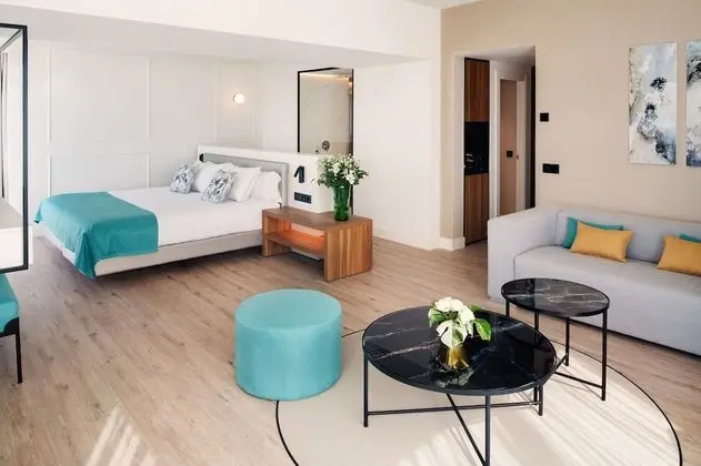 Deluxe Stüdyo Süit