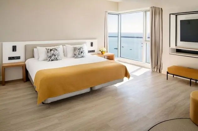 Suite, Sea View