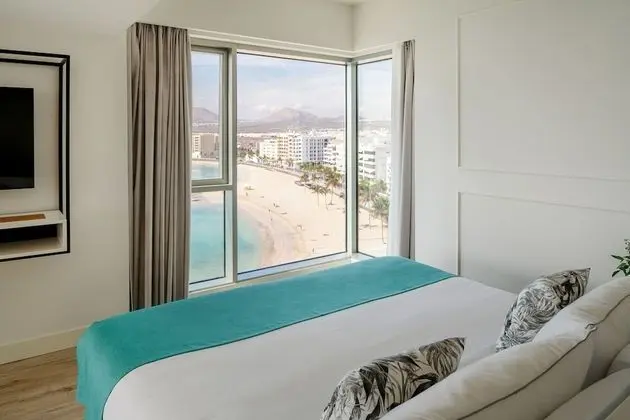 Suite, Sea View