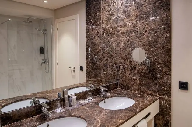 Suite, Sea View