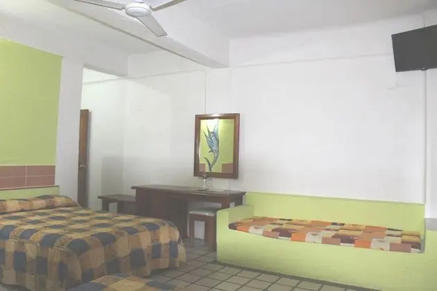 Family Üç Kişilik Oda, Birden Çok Yatak Odası, Sigara İçilebilir, Özel Banyo