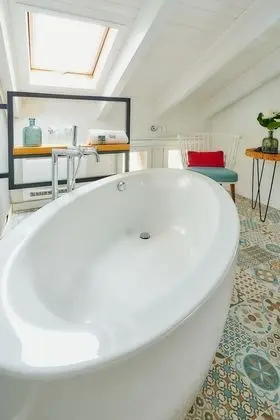 Deluxe Tek Büyük Yataklı Oda