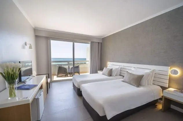 Tek Büyük veya İki Ayrı Yataklı Oda, Deniz Manzaralı