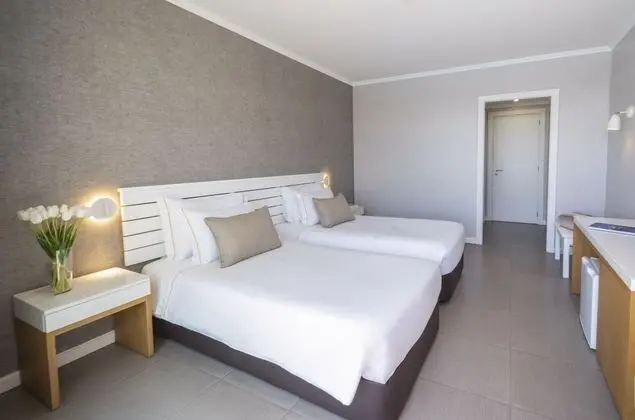 Tek Büyük veya İki Ayrı Yataklı Oda, Deniz Manzaralı