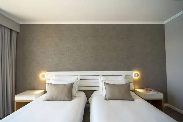 Tek Büyük veya İki Ayrı Yataklı Oda, Deniz Manzaralı