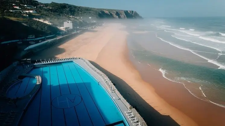 Tek Büyük veya İki Ayrı Yataklı Oda, Deniz Manzaralı