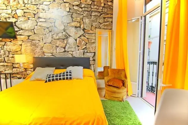 Dört Kişilik Oda, Ortak Banyo (1 room in shared apartment - Varadero)