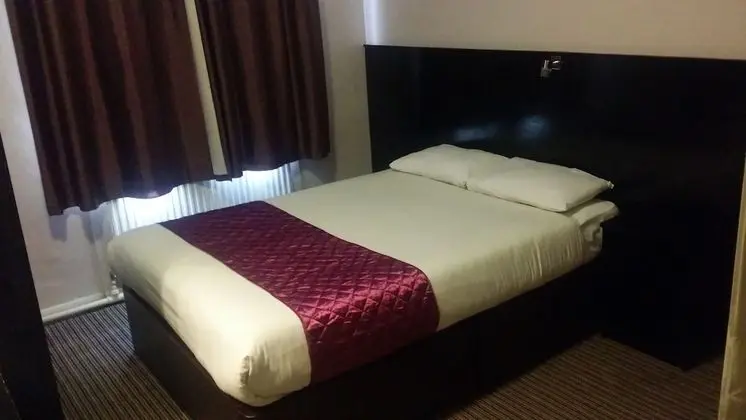 Tek Büyük Yataklı Oda