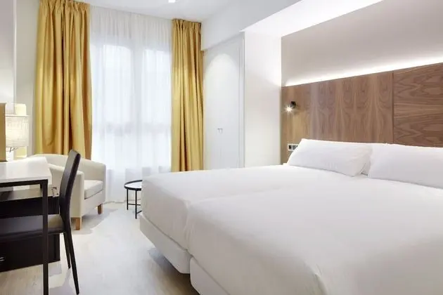Deluxe Tek Büyük veya İki Ayrı Yataklı Oda