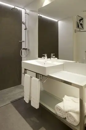 Deluxe Tek Büyük veya İki Ayrı Yataklı Oda