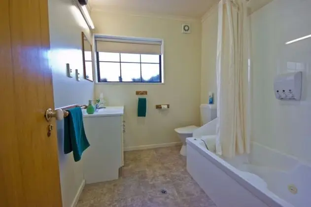 Stüdyo, Sıcak Su Küveti (Room 802 or 804)