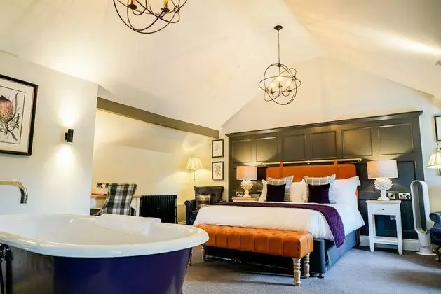 Junior Süit, 1 En Büyük (King) Boy Yatak, Küvet