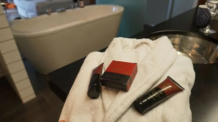 Luxury Tek Büyük Yataklı Oda, Balkon, Dağ Manzaralı