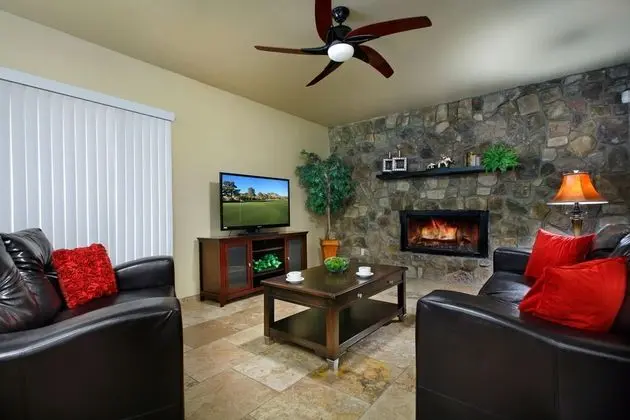 Ev (5 Bedrooms)