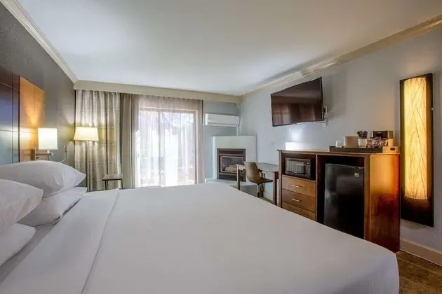 Deluxe Süit, 1 En Büyük (King) Boy Yatak, Sigara İçilmez (Fireplace, Jetted Tub, Patio)
