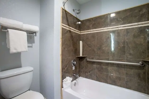 Oda, 1 En Büyük (King) Boy Yatak, Sigara İçilmez (Top Floor, Small Room)