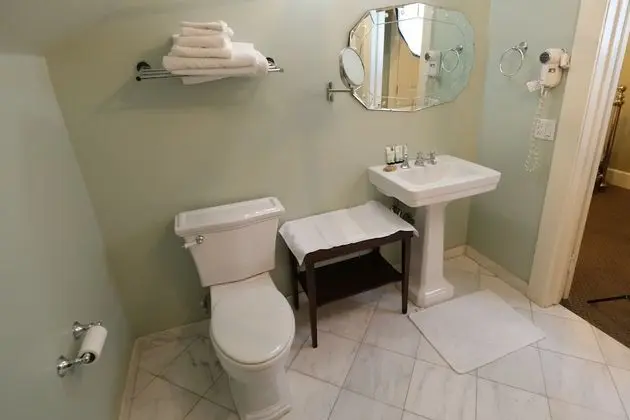 Standard Tek Büyük Yataklı Oda, 1 Büyük (Queen) Boy Yatak, Küvet, Köşe